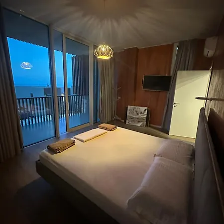 Soleil Coast Appartamento Palasë